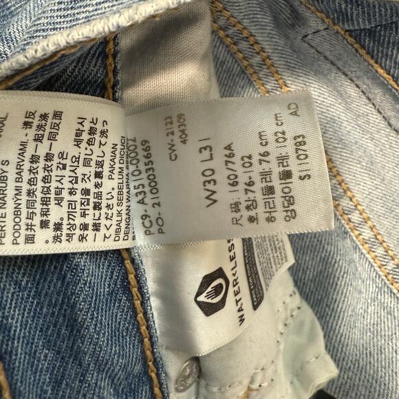 Levi's Women's '94 Baggy Jeans Distressed Blue Straight Size 30 - Picture 7 of 9